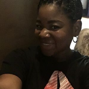 Meet your Posher, Adrienne